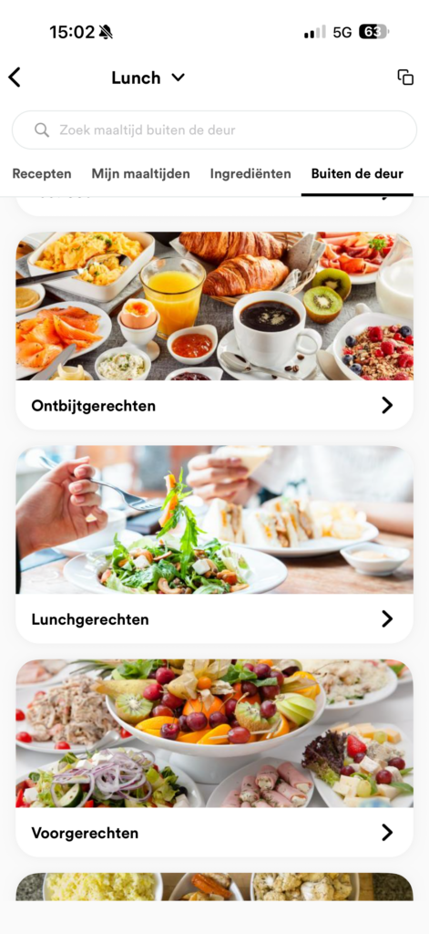 Buiten de deur eten kiezen in de voedingsapp, met ontbijt-, lunch- en voorgerechten